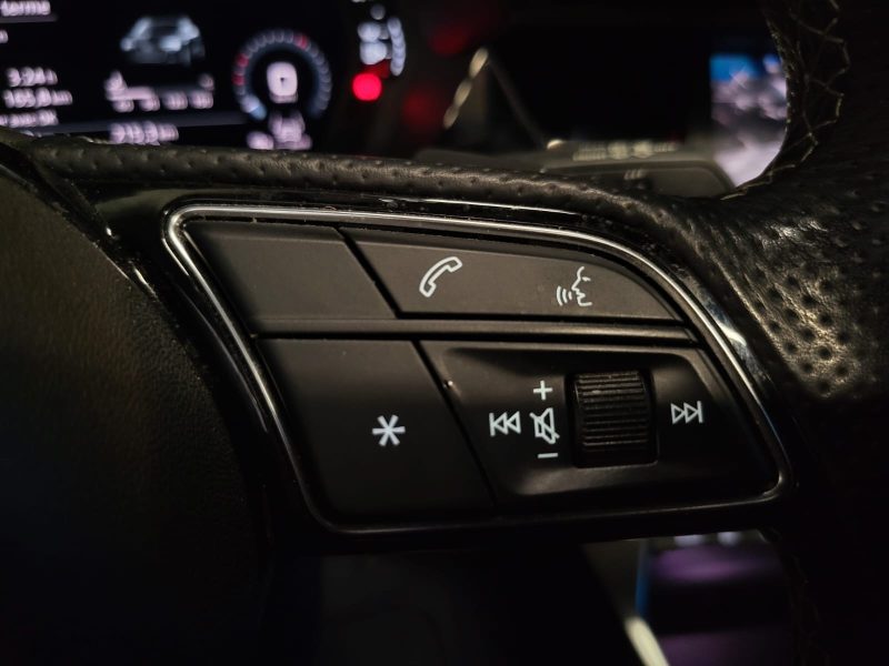 AUDI A3 SPORTBACK 35 TFSI 150cv S LINE / SUIVI AUDI / TOIT OUVRANT / CARPLAY SANS FIL / CAMERA DE RE