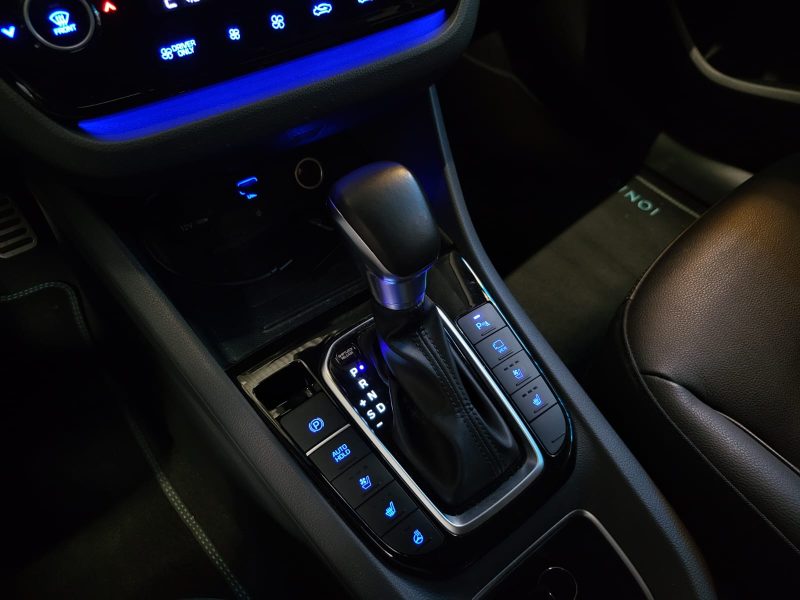 HYUNDAI IONIQ HYBRID 141cv EXECUTIVE / SIEGES ELECTRIQUES CHAUFFANTS & CLIMATISES / APPLE CARPLAY / 