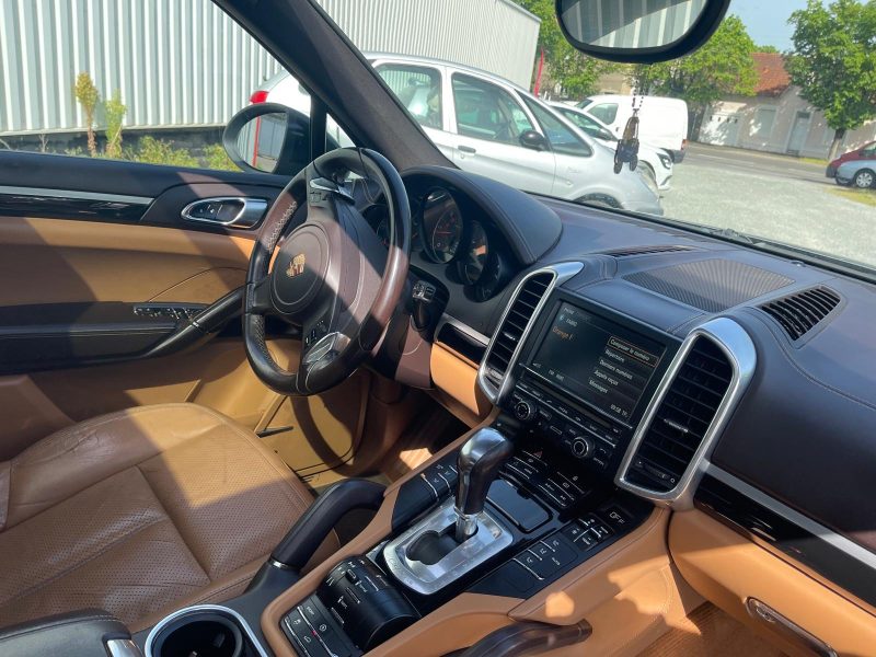 PORSCHE CAYENNE DIESEL 2012