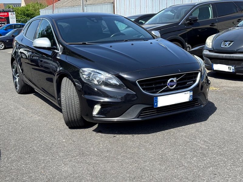 VOLVO  V40  2014