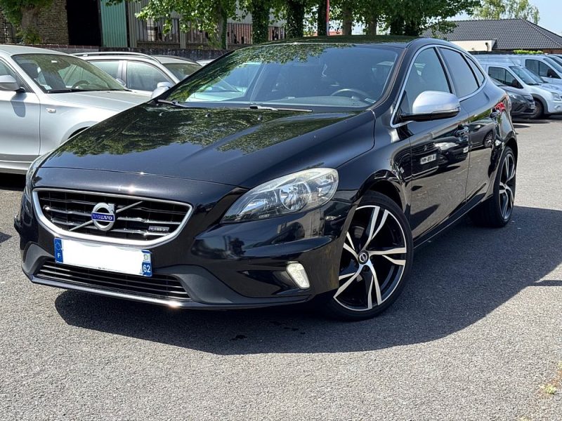 VOLVO  V40  2014