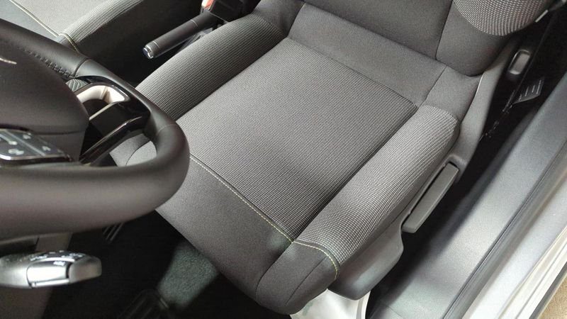 Citroën C3 Puretech 110 ch eat6 max + navi + camera de recul