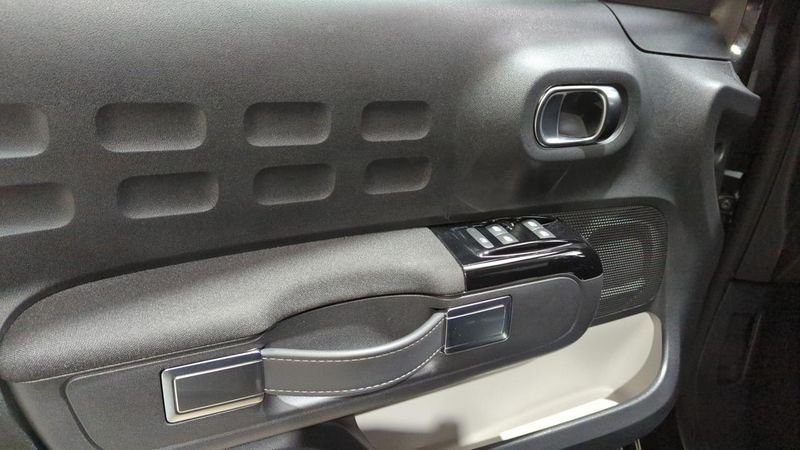 Citroën C3 Puretech 110 ch eat6 max + navi + camera de recul