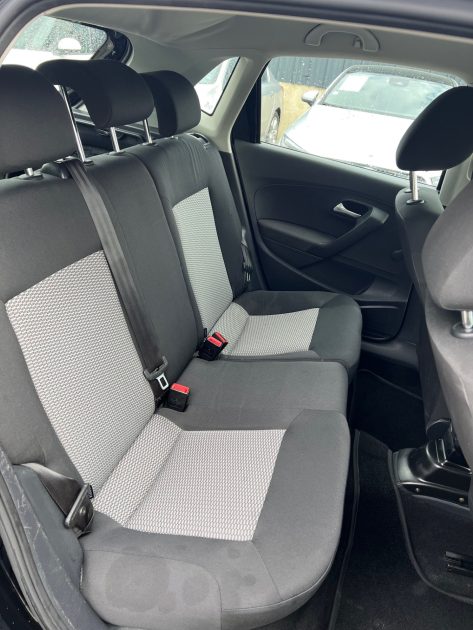 VOLKSWAGEN POLO 2011