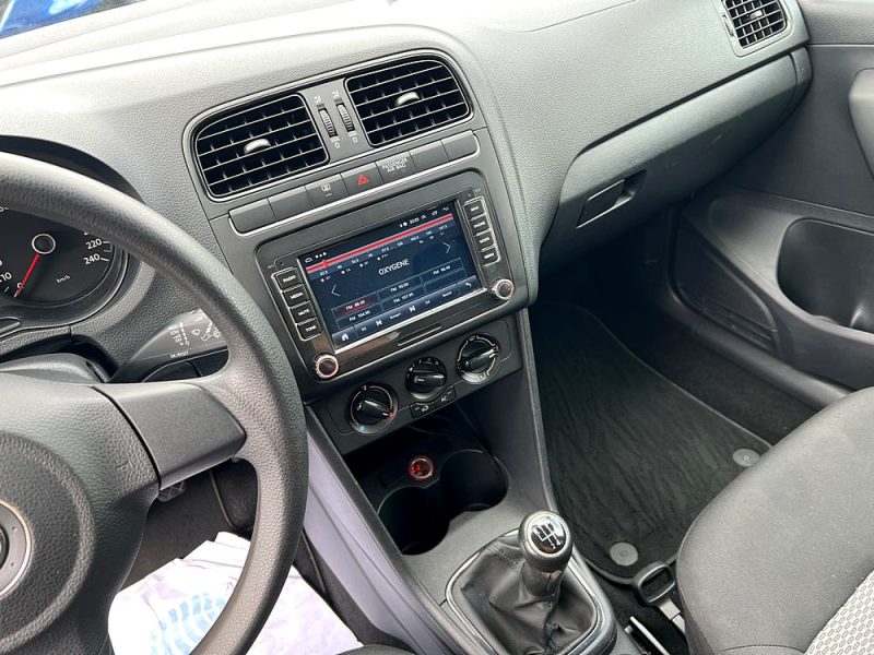 VOLKSWAGEN POLO 2011