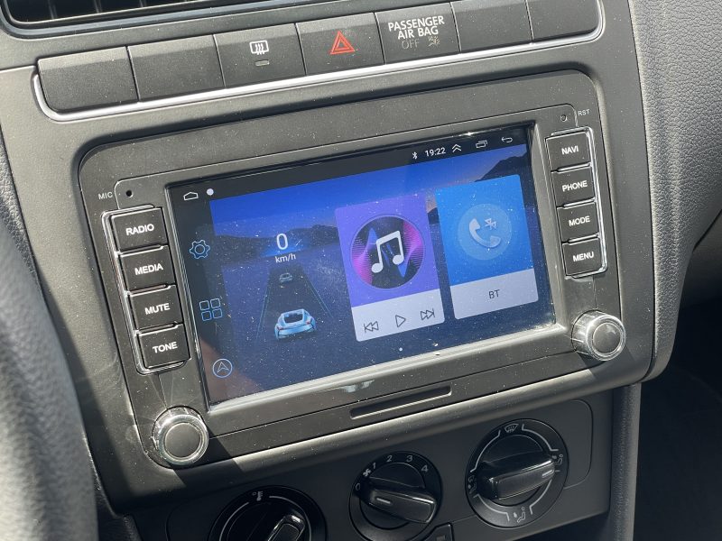 VOLKSWAGEN POLO 2011