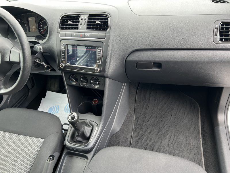 VOLKSWAGEN POLO 2011