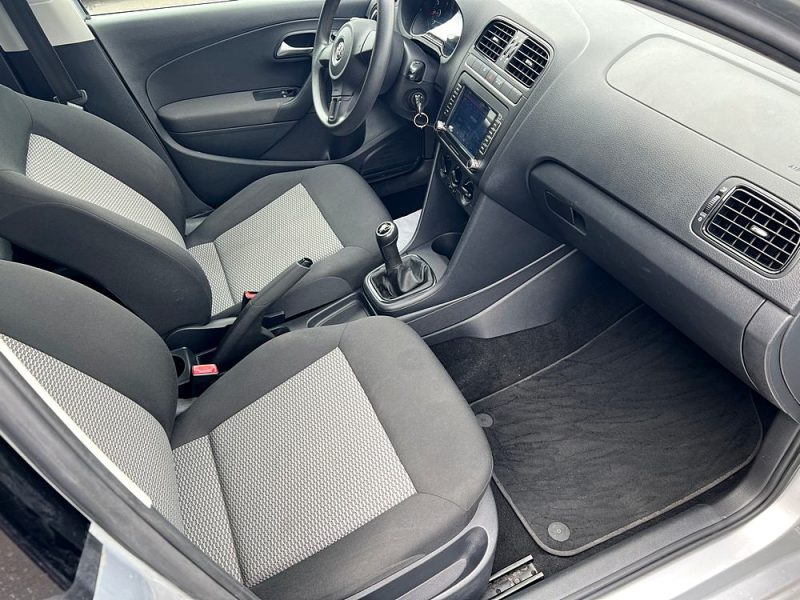 VOLKSWAGEN POLO 2011