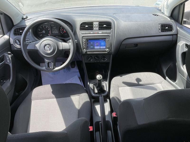 VOLKSWAGEN POLO 2011