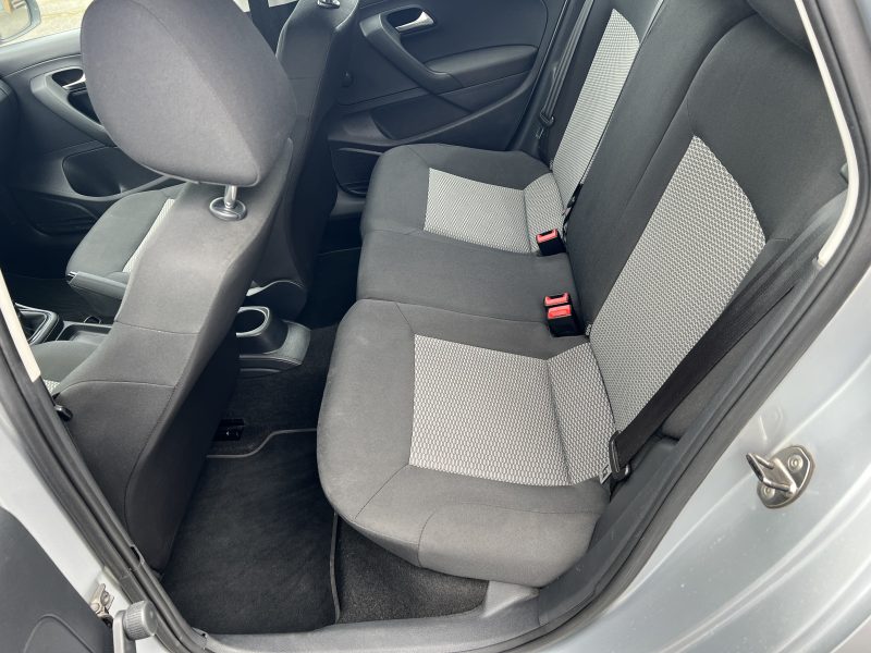 VOLKSWAGEN POLO 2011