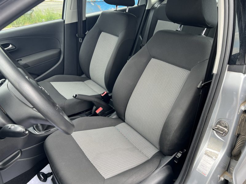 VOLKSWAGEN POLO 2011