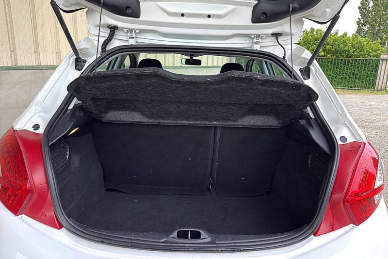 PEUGEOT 208 1.4 HDI 70 Active BVM5