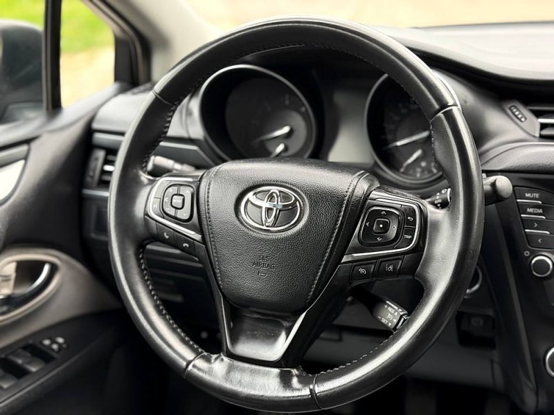 TOYOTA AVENSIS 143 D-4D DYNAMIC