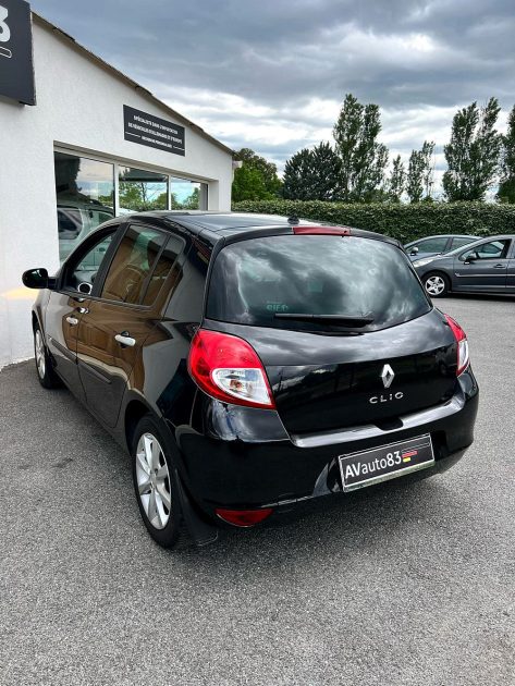 RENAULT  CLIO 3 2011 1.2 LEV 75CV / Distribution Neuve / CT OK / Révisée 