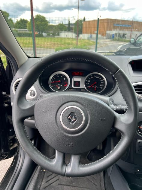 RENAULT  CLIO 3 2011 1.2 LEV 75CV / Distribution Neuve / CT OK / Révisée 