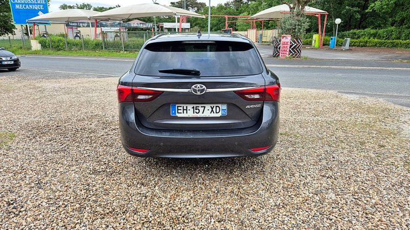 TOYOTA AVENSIS Touring Sport 2.0 D-4D 143 ch Executive