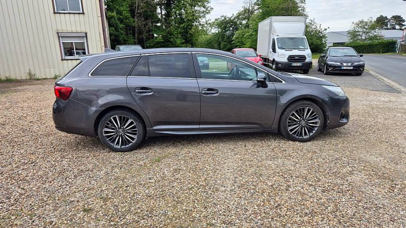 TOYOTA AVENSIS Touring Sport 2.0 D-4D 143 ch Executive