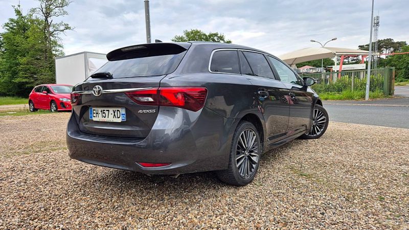 TOYOTA AVENSIS Touring Sport 2.0 D-4D 143 ch Executive