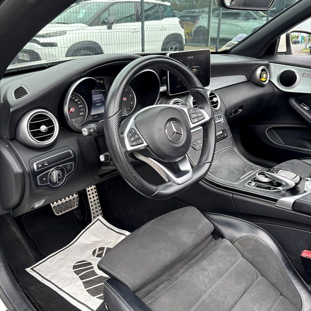 MERCEDES CLASSE C 220 CDI AMG LINE - Sieges chauffants ventilés - Camera - Alcantara- Grand Ecran e