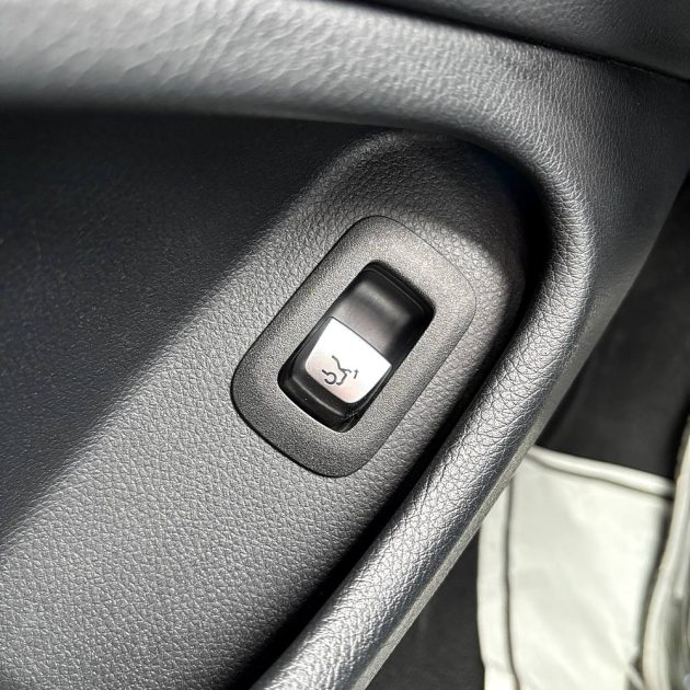 MERCEDES CLASSE C 220 CDI AMG LINE - Sieges chauffants ventilés - Camera - Alcantara- Grand Ecran e