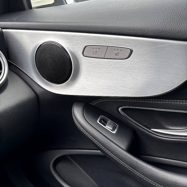 MERCEDES CLASSE C 220 CDI AMG LINE - Sieges chauffants ventilés - Camera - Alcantara- Grand Ecran e