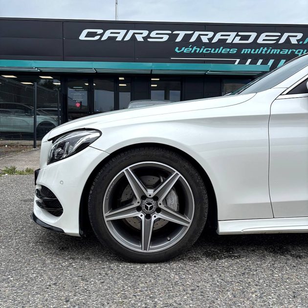 MERCEDES CLASSE C 220 CDI AMG LINE - Sieges chauffants ventilés - Camera - Alcantara- Grand Ecran e