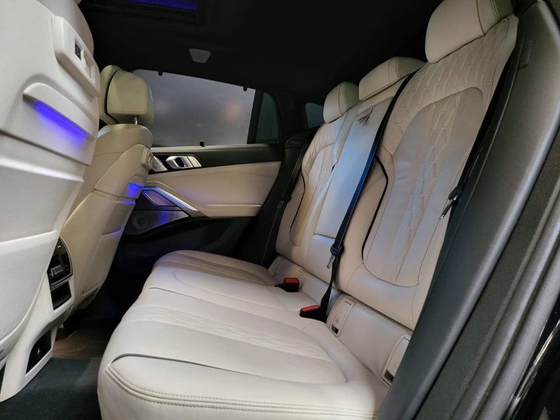 BMW X6 M50D M PERFORMANCE 400cv BOWER WILKINS / TOIT OUVRANT / SIEGES ELECTRIQUES A MEMOIRE 