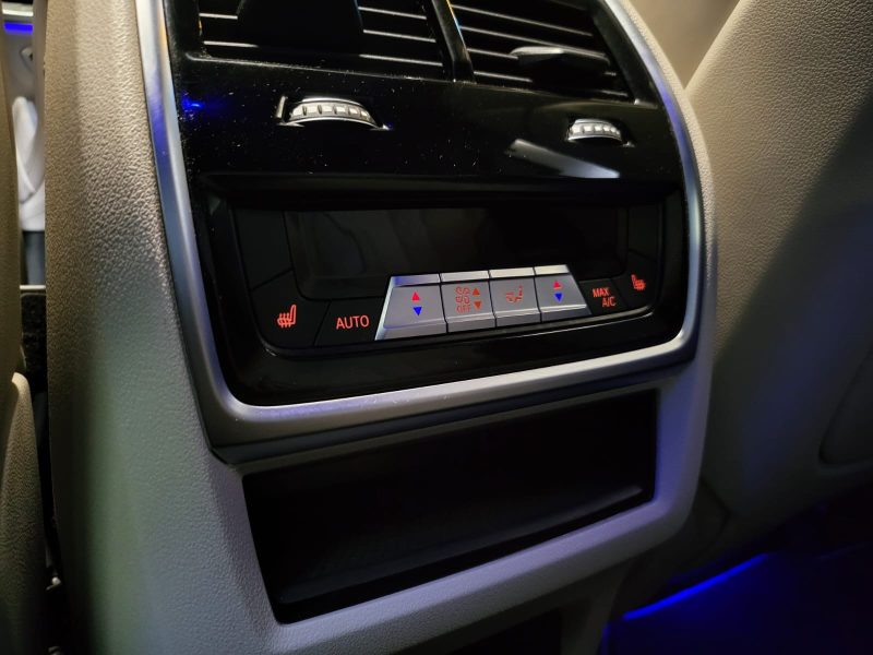 BMW X6 M50D M PERFORMANCE 400cv BOWER WILKINS / TOIT OUVRANT / SIEGES ELECTRIQUES A MEMOIRE 