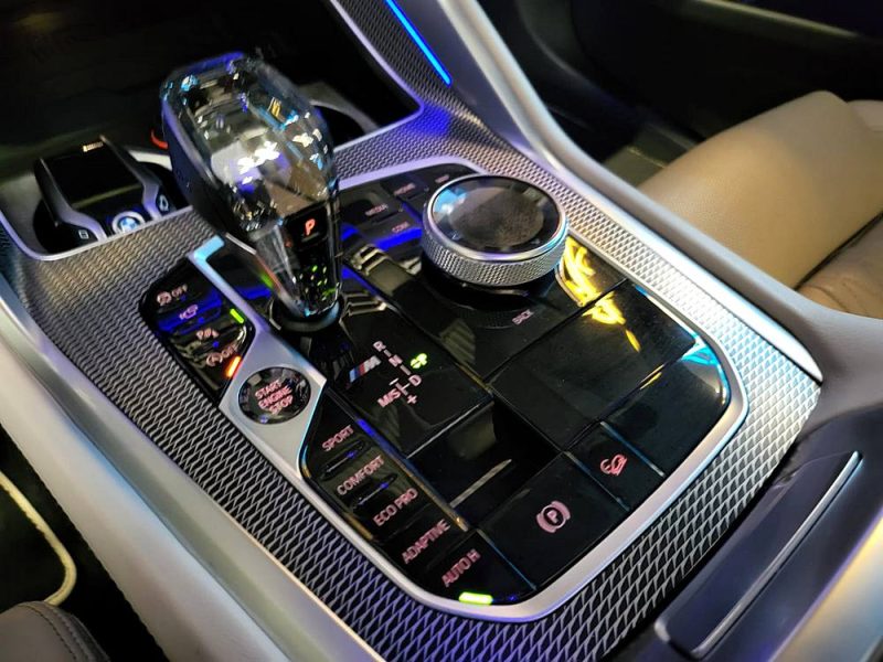 BMW X6 M50D M PERFORMANCE 400cv BOWER WILKINS / TOIT OUVRANT / SIEGES ELECTRIQUES A MEMOIRE 