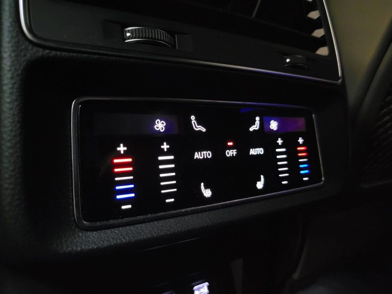 AUDI Q8 3.0 50 TDI V6 QUATTRO 286CV AVUS EXTENDED / TOIT OUVRANT + TETE HAUTE + ATTELAGE /