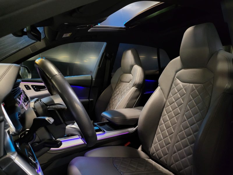 AUDI Q8 3.0 50 TDI V6 QUATTRO 286CV AVUS EXTENDED / TOIT OUVRANT + TETE HAUTE + ATTELAGE /