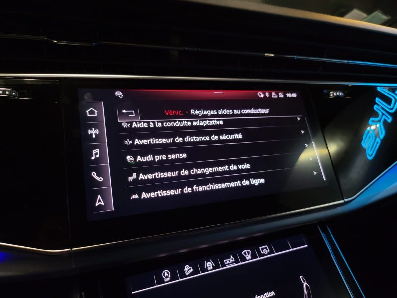 AUDI Q8 3.0 50 TDI V6 QUATTRO 286CV AVUS EXTENDED / TOIT OUVRANT + TETE HAUTE + ATTELAGE /