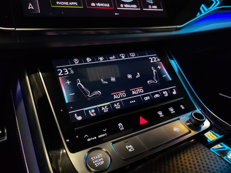 AUDI Q8 3.0 50 TDI V6 QUATTRO 286CV AVUS EXTENDED / TOIT OUVRANT + TETE HAUTE + ATTELAGE /