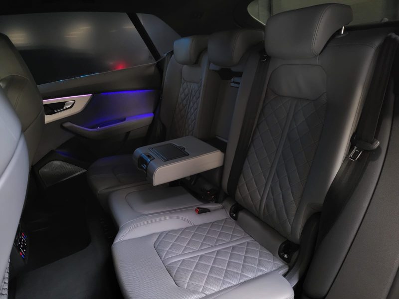 AUDI Q8 3.0 50 TDI V6 QUATTRO 286CV AVUS EXTENDED / TOIT OUVRANT + TETE HAUTE + ATTELAGE /