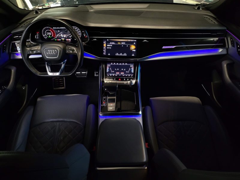 AUDI Q8 3.0 50 TDI V6 QUATTRO 286CV AVUS EXTENDED / TOIT OUVRANT + TETE HAUTE + ATTELAGE /