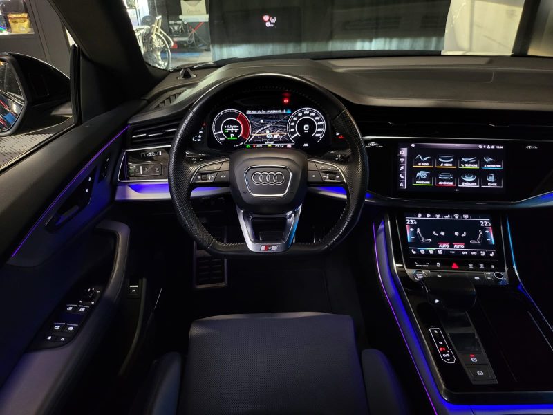 AUDI Q8 3.0 50 TDI V6 QUATTRO 286CV AVUS EXTENDED / TOIT OUVRANT + TETE HAUTE + ATTELAGE /