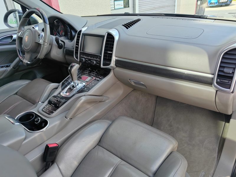 PORSCHE CAYENNE S HYBRID 2012