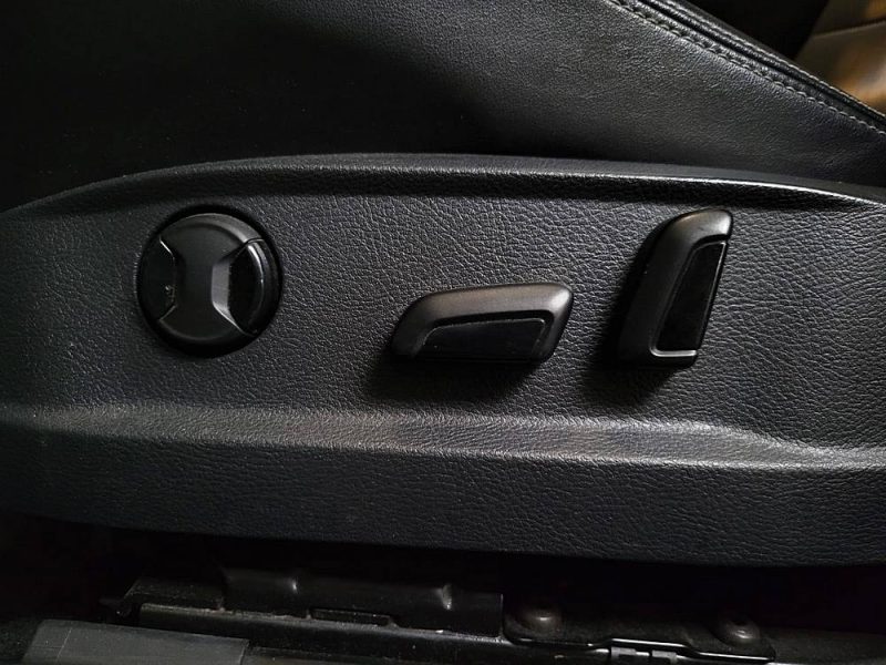 VOLKSWAGEN GOLF VII R 4MOTION 300cv / TOIT OUVRANT / SIEGE ELECTRIQUE / CARPLAY / DYNAUDIO / CAMERA