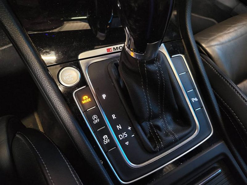 VOLKSWAGEN GOLF VII R 4MOTION 300cv / TOIT OUVRANT / SIEGE ELECTRIQUE / CARPLAY / DYNAUDIO / CAMERA