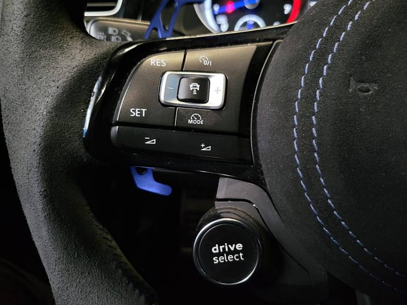 VOLKSWAGEN GOLF VII R 4MOTION 300cv / TOIT OUVRANT / SIEGE ELECTRIQUE / CARPLAY / DYNAUDIO / CAMERA