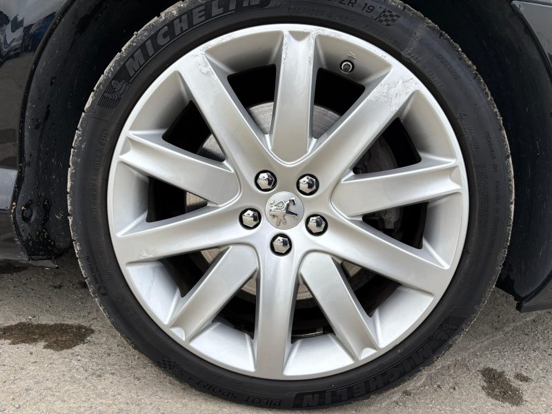 PEUGEOT 407 3.0L V6 241CV BVA 