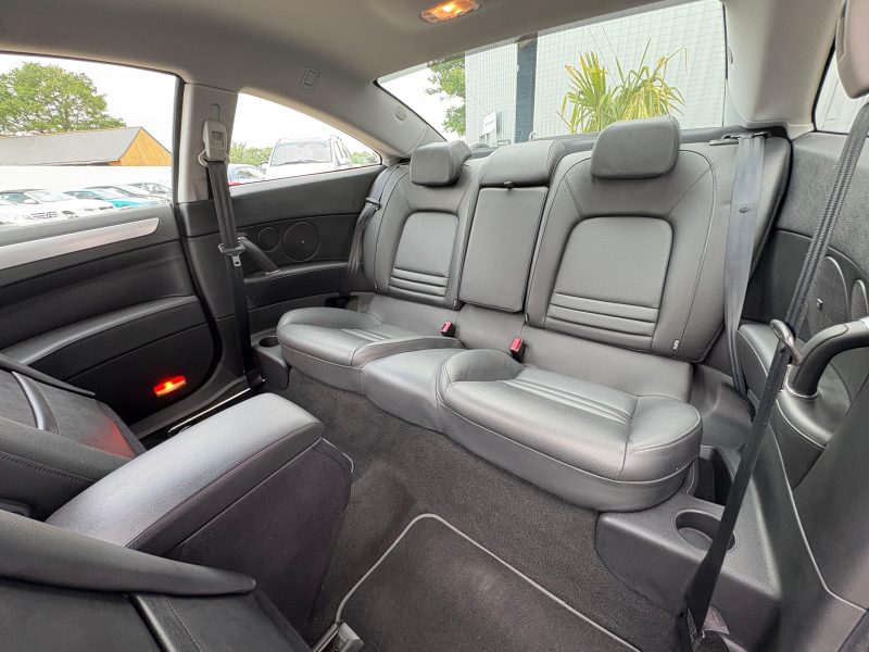 PEUGEOT 407 3.0L V6 241CV BVA 