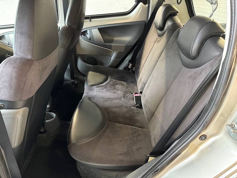 TOYOTA  AYGO 1.0 (75 700 kms) 1° Main 