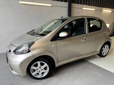 TOYOTA  AYGO 1.0 (75 700 kms) 1° Main 