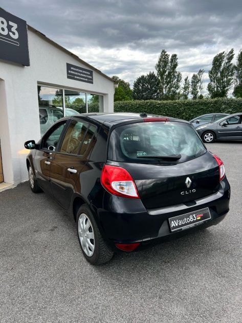 RENAULT  CLIO 3 1.2 LEV 75CV TOMTOM / Distribution Neuve / CT OK / Révisée 