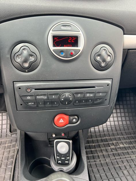 RENAULT  CLIO 3 1.2 LEV 75CV TOMTOM / Distribution Neuve / CT OK / Révisée 