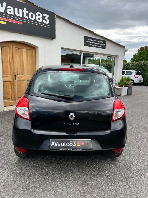 RENAULT  CLIO 3 1.2 LEV 75CV TOMTOM / Distribution Neuve / CT OK / Révisée 