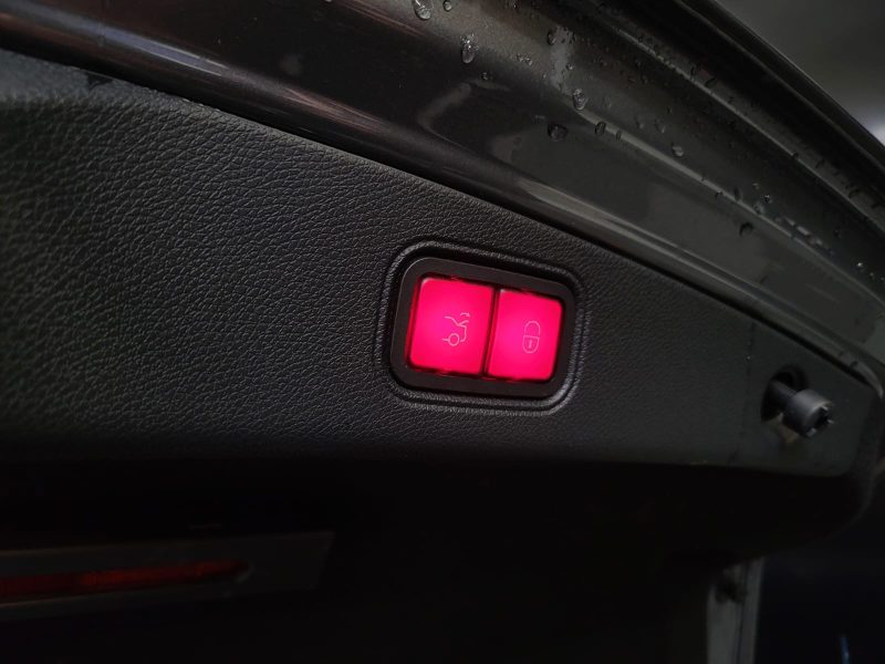 MERCEDES Classe E COUPE 220 D 194cv AMG LINE / TOIT OUVRANT / SIEGES ELECTRIQUES A MEMOIRE