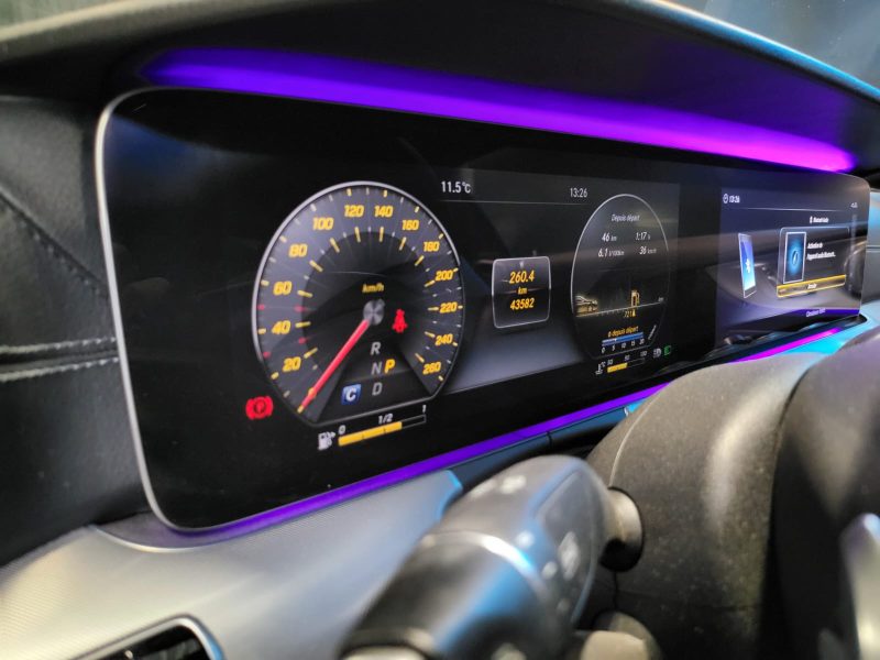 MERCEDES CLASSE E COUPE 220 D 194cv AMG LINE / TOIT OUVRANT / SIEGES ELECTRIQUES A MEMOIRE