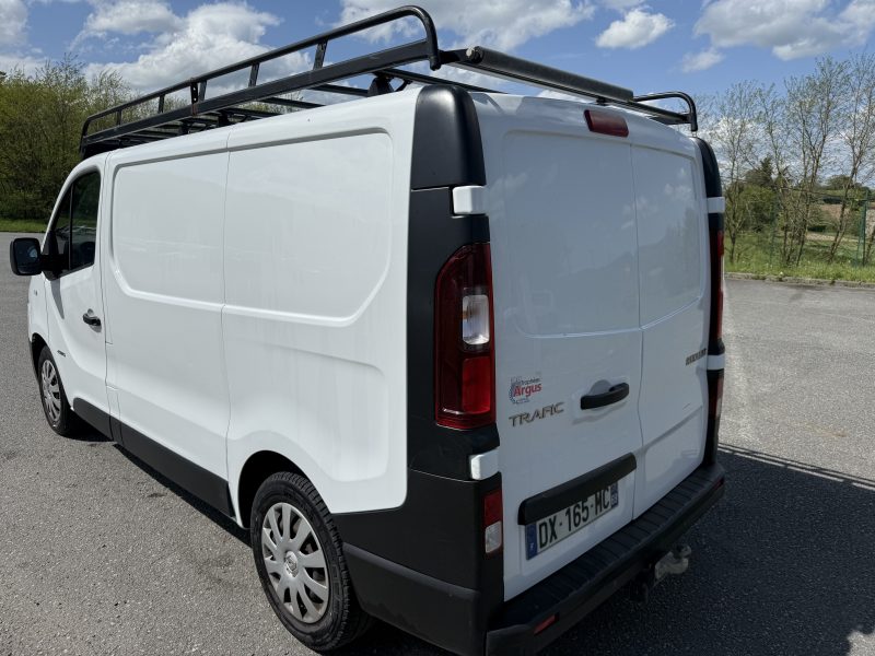 RENAULT TRAFIC 2015